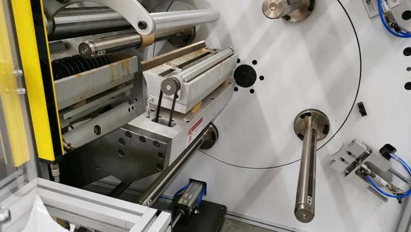 Automatic Gluing System