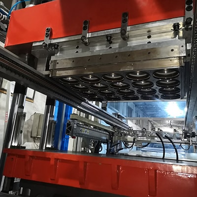 In-Mould Cutting Thermoforming Machine